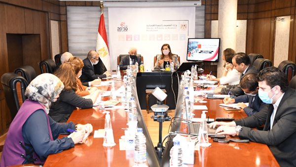 وزيرة التخطيط تستقبل