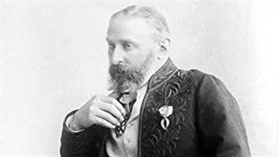 بعد فوز عبد الرزاق جرنة.. تعرف على أول فائز بنوبل في العالم