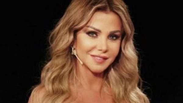 الفنانة رزان مغربي