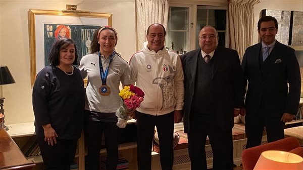 الاحتفال بالبطلة