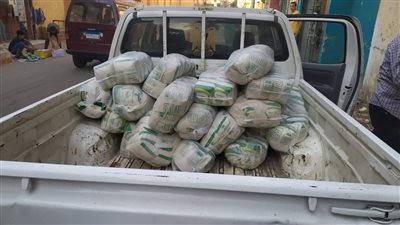 ضبط سلع غذائية مدعمة قبل بيعها في السوق السوداء بالفيوم | صور