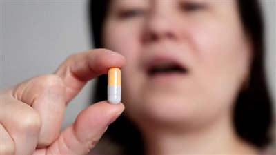 مختلف عن اللقاحات.. شركة أجنبية تعلن عن دواء جديد يقلل من خطر الوفاة بكورونا بنسبة 50%