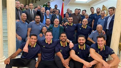 قنصل مصر بالسعودية يقيم مأدبة عشاء لبعثة يد الزمالك | صور