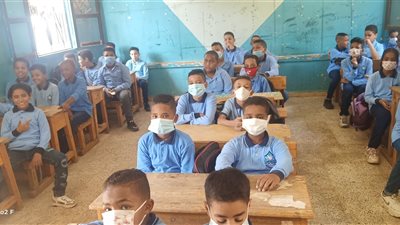بدء العام الدراسي الجديد وسط إجراءات مشددة لمواجهة كورونا في أسوان