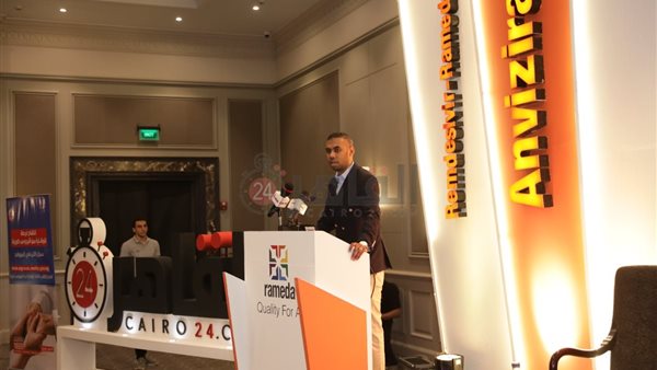 الكاتب الصحفي محمود