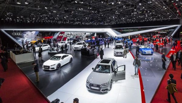 معرض سيارات - صورة