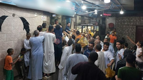 تزاحم لشراء العيش