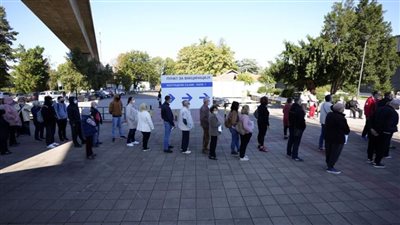 مواطنون روس يغادرون بلادهم للحصول لقاحات الدول الغربية هربًا من سبوتنيك V 