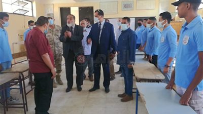 وكيل تعليم الأقصر يتابع انتظام الدراسة في أول أيام العام الجديد | صور 