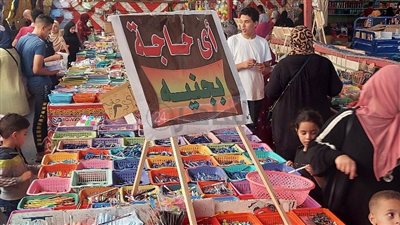 المكسب في الأزمة حرام.. إقبال على معرض مستلزمات المدارس ببورسعيد | صور وفيديو