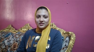 ضرب ومحاولة سرقة وألفاظ خادشة.. شقيقة طالبة تعدى عليها شاب بالفيوم تروي التفاصيل | فيديو