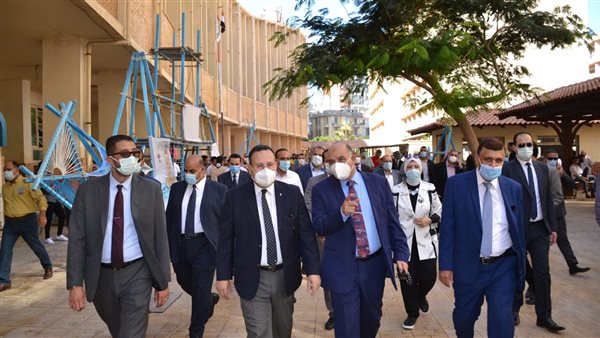 اادكتور عبد العزيز