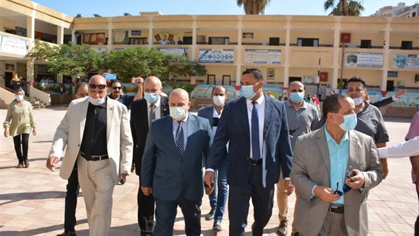 جولة المحافظ 