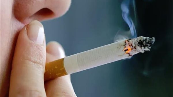 شرب السجائر