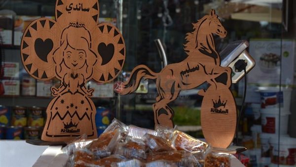 عروسة وحصان مولد