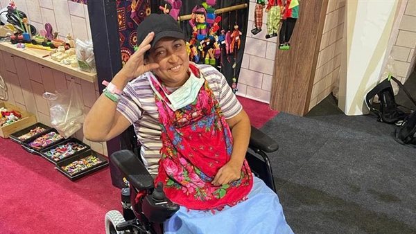 سيدة معرض تراثنا