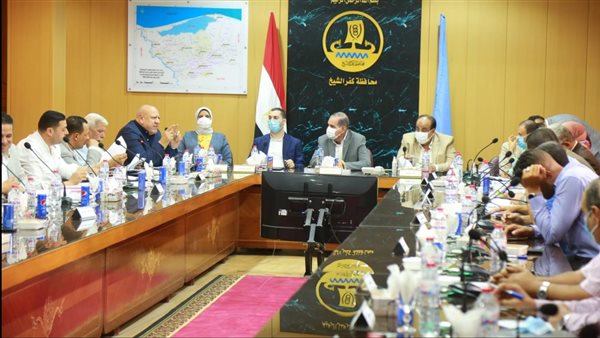 محافظ كفر الشيخ يجتمع