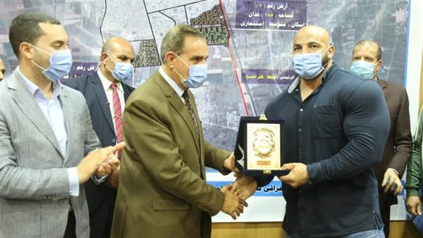 محافظ كفر الشيخ وبيج