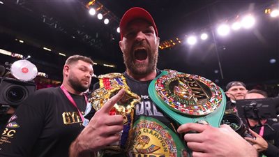 القاضية ممكن.. تايسون فيوري يحقق لقب المجلس العالمي للملاكمة للوزن الثقيل