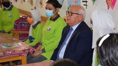 محافظ بورسعيد ينصح الطلاب بالاعتماد على النفس والابتعاد عن الدروس الخصوصية 