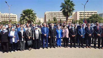 النشيد الوطني وتحية العلم.. جامعة الفيوم تحتفل ببدء العام الدراسي الجديد| صور وفيديو