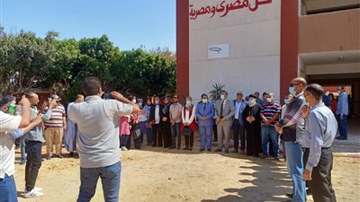 حملات توعوية بمشروعات حياة كريمة ومخاطر كورونا داخل مدارس المنيا
