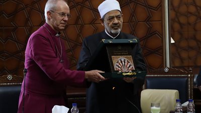 رئيس كانتربري للإمام الأكبر: تقود سفينة الأزهر في أوقات صعبة بكل حكمة