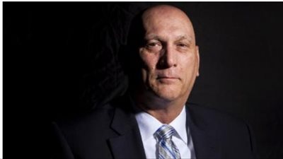 بعد وفاته.. من هو الجنرال الأمريكي الذي قاد حرب العراق وكيف أسر صدام حسين؟