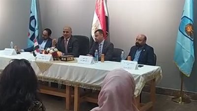 كلية الفنون بالأقصر تستقبل طلابها بفيلم تسجيلي ومعرض للرسومات