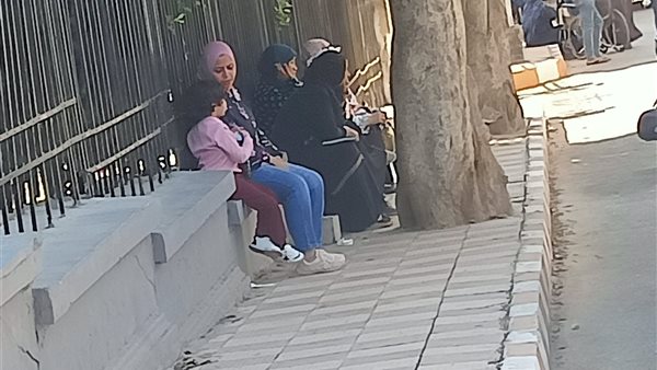 إنتظار أولياء الأمور