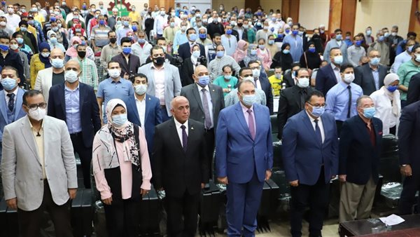 تسليم العقود