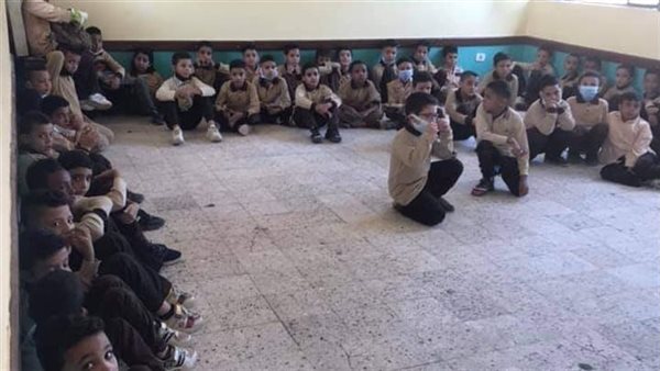 جلوس التلاميذ على