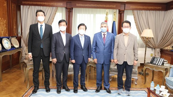 صورة من لقاء اليوم