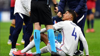 مانشستر يونايتد يعلن غياب فاران لأسابيع بسبب الإصابة