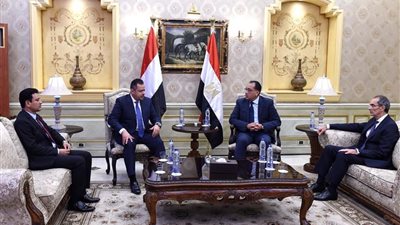 رئيسا وزراء مصر واليمن يبحثان سبل تعزيز علاقات التعاون بين البلدين