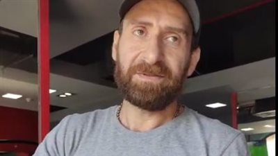 بجسد نحيف.. أول ظهور لنضال الشافعي بعد أزمته الصحية الأخيرة