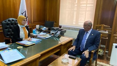 فتاة تتقلد منصب نائب رئيس بنك ناصر لمدة يوم واحد