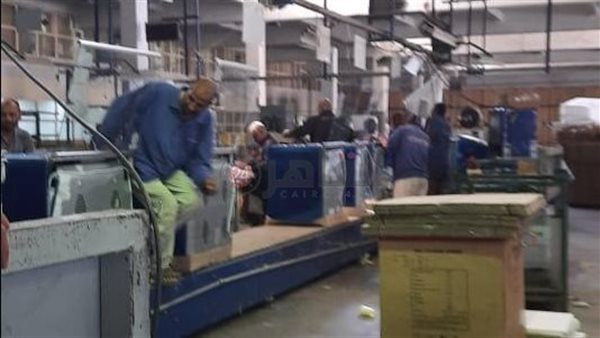 صور للعمال من داخل