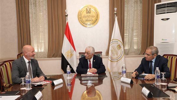 لقاءوزير التعليم