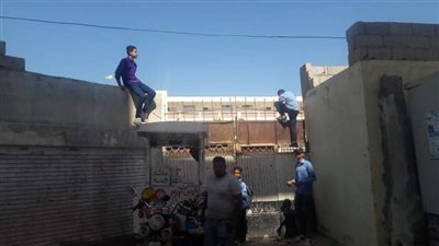 هروب جماعي لطلاب مدرسة إعدادية بالعريش في ثاني أيام الدراسة| صور 