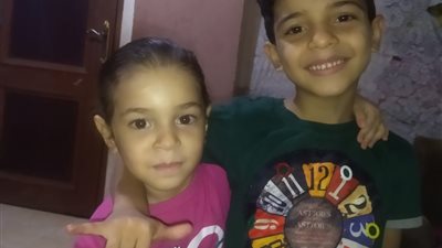 يا ريس أنقذهم قبل ما يكبروا.. أم تستغيث لعلاج طفليها المصابين بالضمور العضلي | تفاصيل