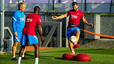 عودة نجمي برشلونة إلى تدريبات الفريق بعد الإصابة