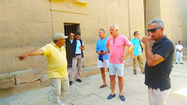 السفير الأمريكي وزيارته