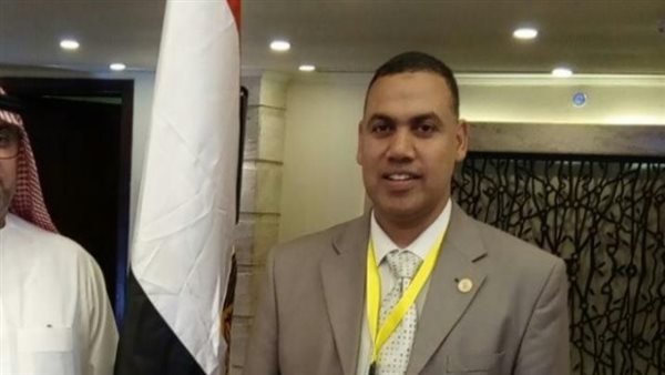 الدكتور أبوضيف مختار