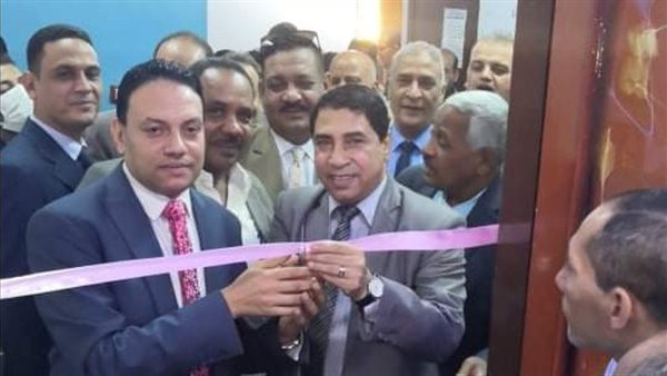 أثناء الافتتاح