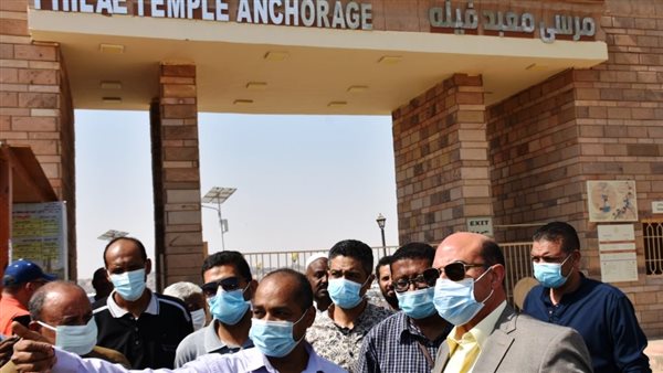 محافظ أسوان