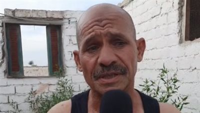 مسن يتحدى الشيخوخة بممارسة ألعاب القوى بالبحيرة 