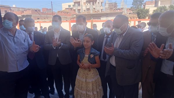 إفتتاح أول مدرسة