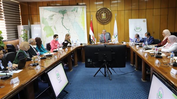 اجتماع وزير القوى