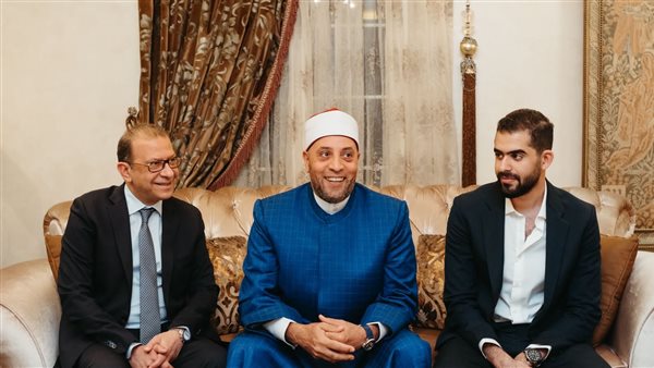 أشرف عبد العزيز والعروسين